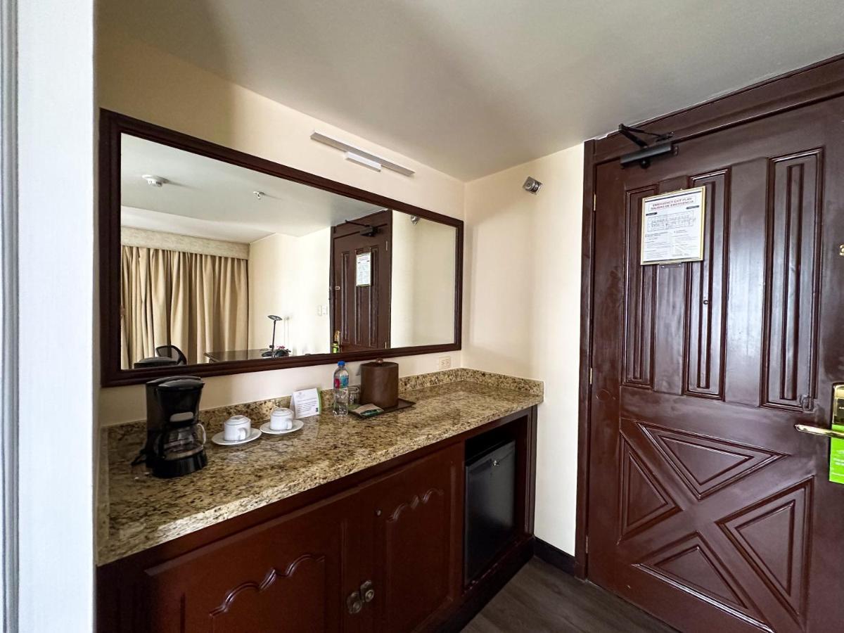 La Quinta By Wyndham Quito Hotel ภายนอก รูปภาพ
