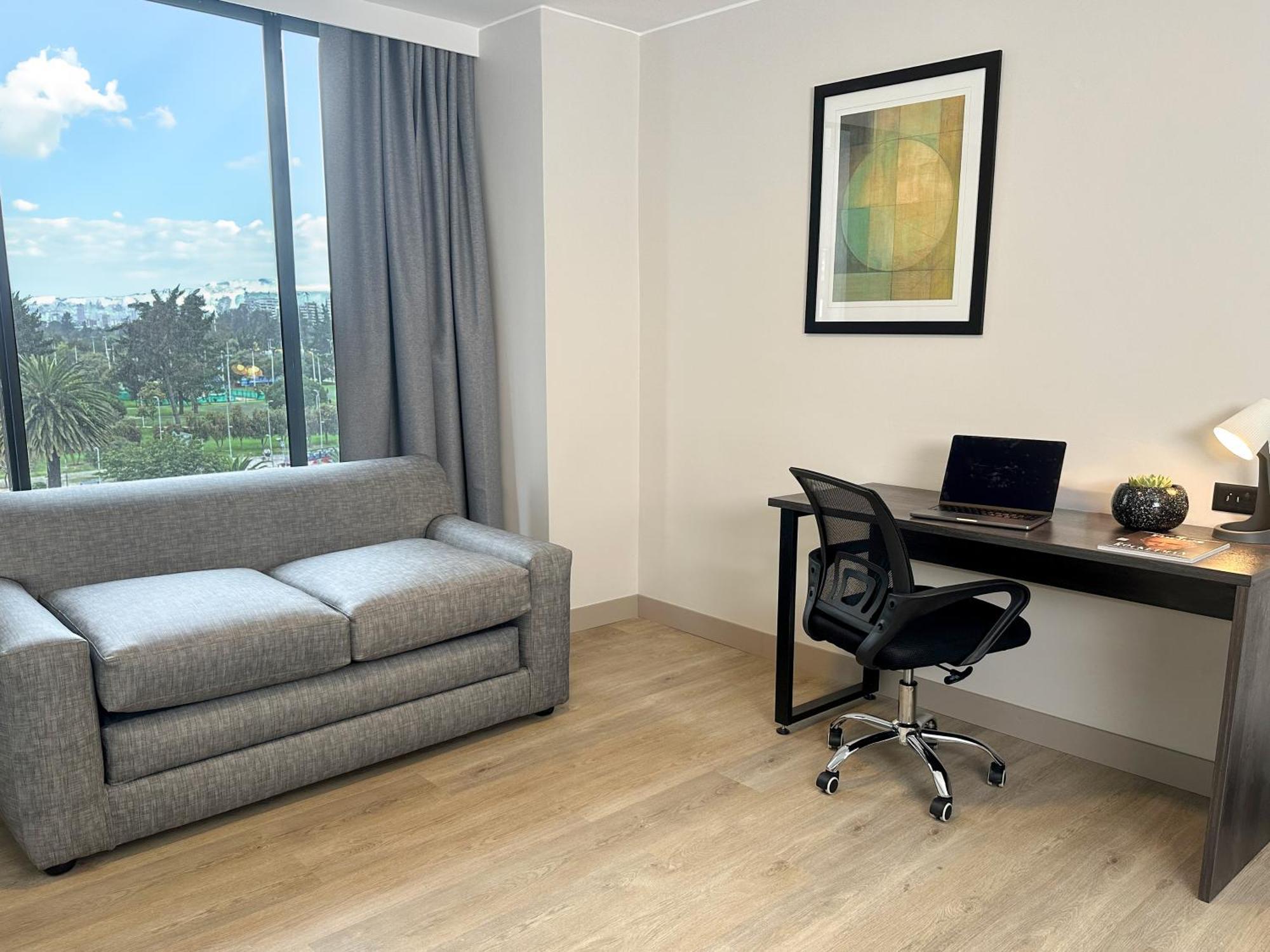 La Quinta By Wyndham Quito Hotel ภายนอก รูปภาพ